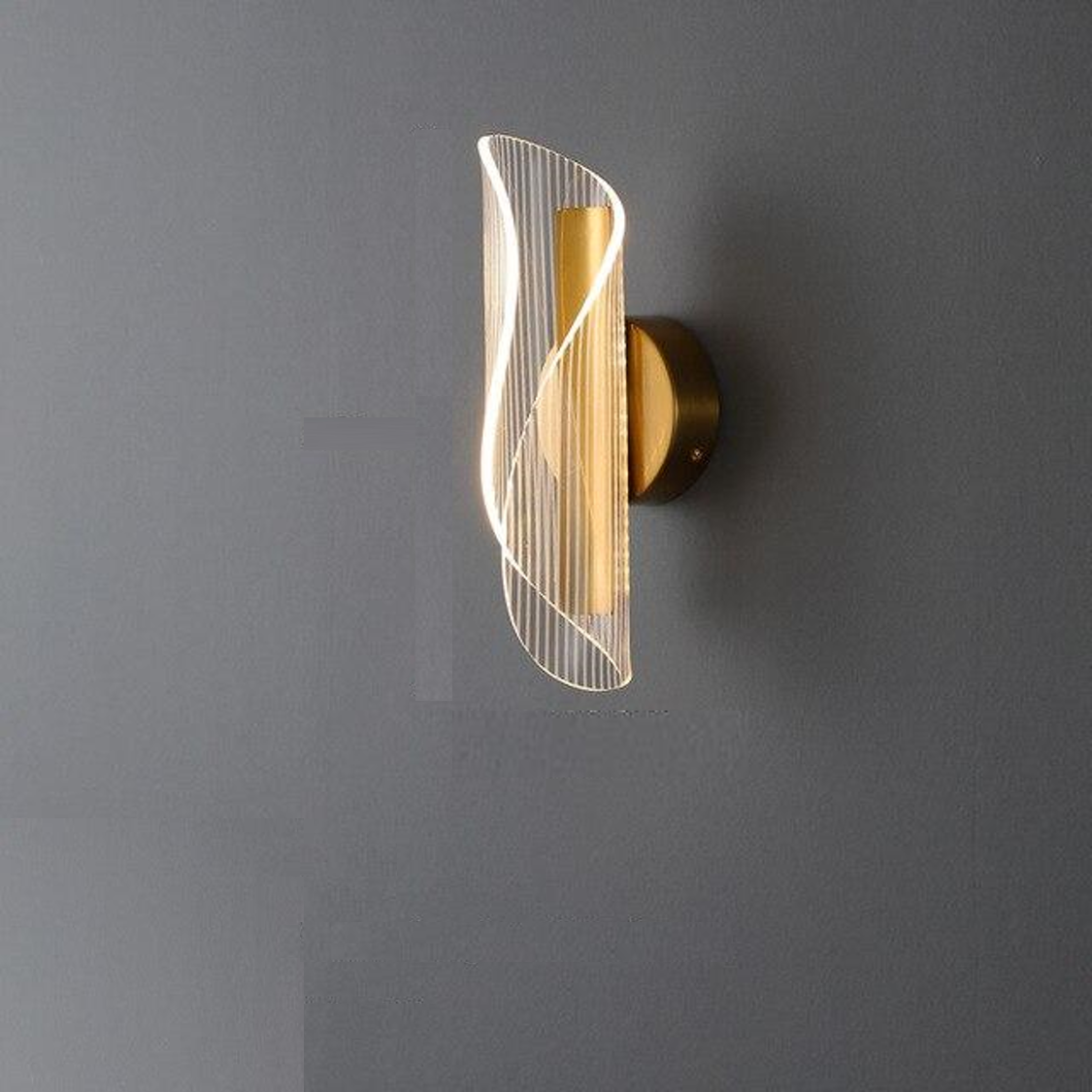 Hershal Luxe Wall Lamp