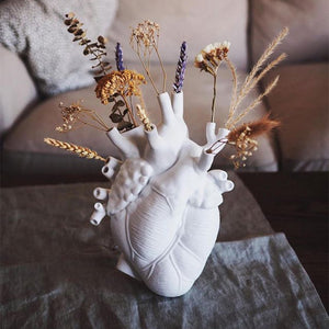 Retro Beating Heart Flower Vase